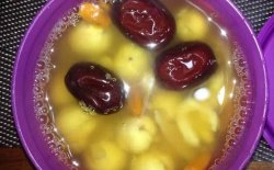 红枣枸杞莲子百合美容汤
