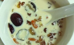 海椰皇牛奶炖桃胶