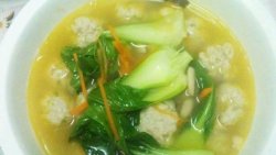 香菇青菜鲜猪肉丸汤