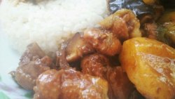 红烧鸡块炖土豆～美味的下饭菜