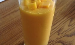 芒果酸奶（自制夏日好饮品）