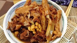 腐竹黄豆焖烧汁鸭