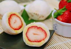 南瓜绒草莓雪媚娘――红心“鸡蛋”