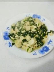 豆腐虾皮炒韭菜
