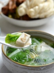 青菜豆腐虾皮汤