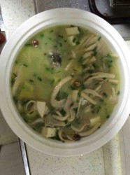 平菇鲫鱼豆腐汤