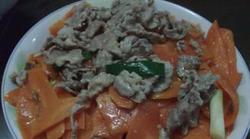 香葱肉片炒红萝卜