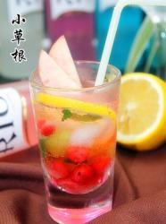 水果缤纷鸡尾酒