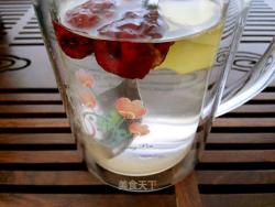 蜂蜜姜枣茶