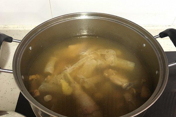 姬松茸炖鸡汤
