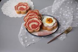 双色梅花土司