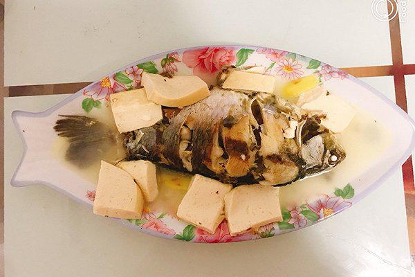 鲫鱼豆腐汤