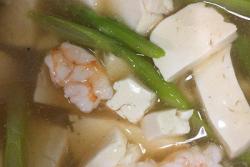 虾仁豆腐芦笋汤