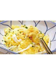 银鱼煎土蛋