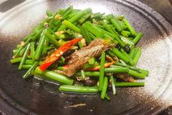 豆豉鲮鱼炒韭菜花