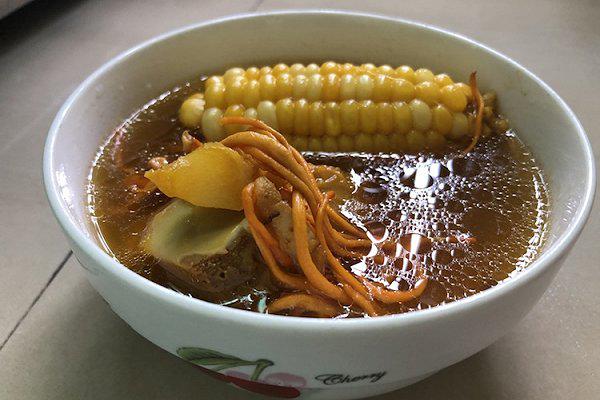 虫草玉米排骨汤