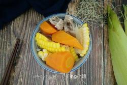 排骨玉米胡萝卜汤,美味又健康