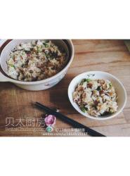 火腿香菇豌豆砂锅闷饭