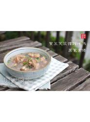 黄豆芡实猪蹄炖汤