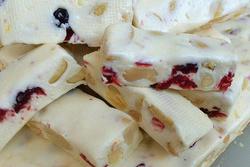 亲亲朵儿蔓越莓牛扎糖