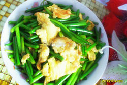 蒜苔炒鸡蛋