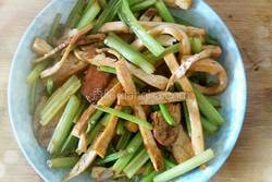 芹菜炒香干