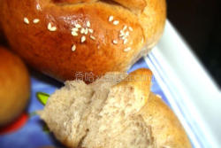 玉米肠肉桂面包卷