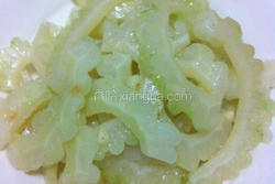凉拌蒜味苦瓜