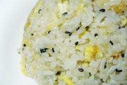 黑芝麻蛋炒饭