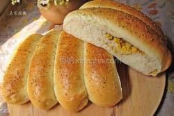 香甜玉米鲔鱼面包
