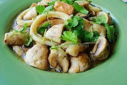 杂锦海鲜烩蘑菇