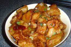土豆红烧肉