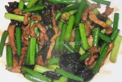蒜苔炒肉丝