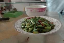 蒜苔炒肉丝