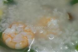 鲜虾花甲香菇粥
