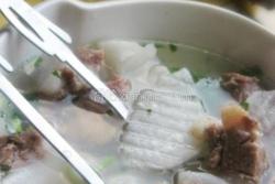 白萝卜排骨汤