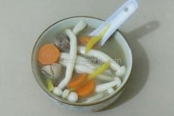 白玉菇猪杂汤