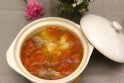 粤式-番茄土豆排骨汤