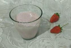 草莓蜂蜜奶昔