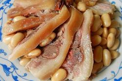 咸猪头肉炖黄豆