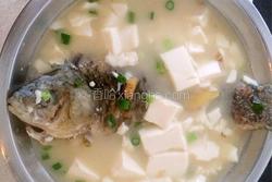 鲫鱼豆腐汤