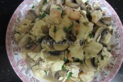 鲜虾炖蘑菇豆腐