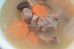 胡萝卜香菇骨头汤