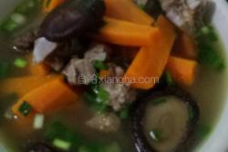 香菇萝卜排骨汤