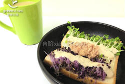 芽菜鲔鱼沙拉土司