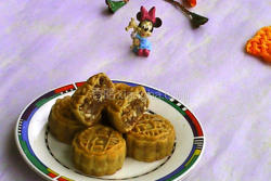 传统广式五仁月饼