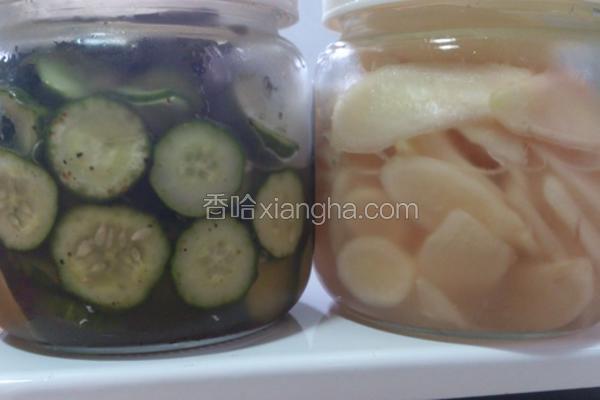 凉拌小黄瓜及姜片