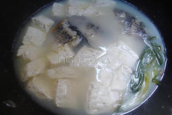 鲫鱼豆腐汤