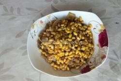 蒜香猪皮焖黄豆