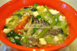 牛肉菇菇杂菜汤饭